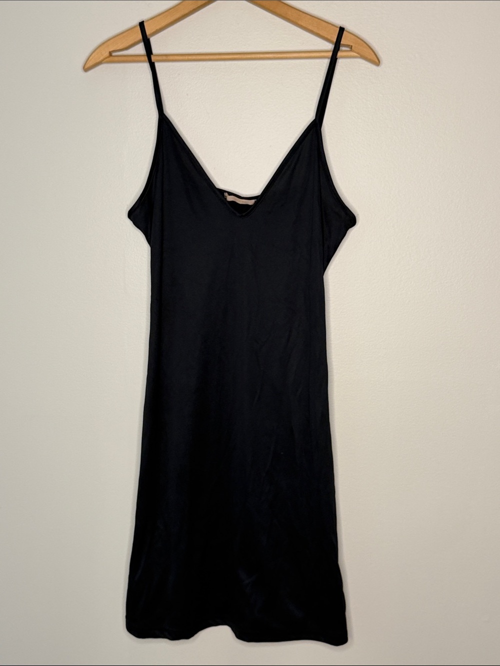 Forever 21 Black V-Neck Tank Top